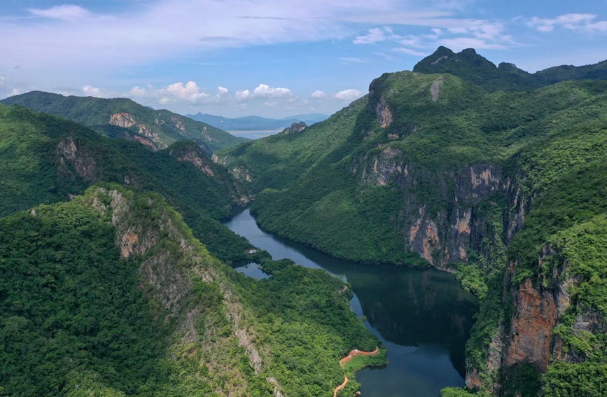 昌江王下乡拥有最原始的生态山水资源。卢刚摄