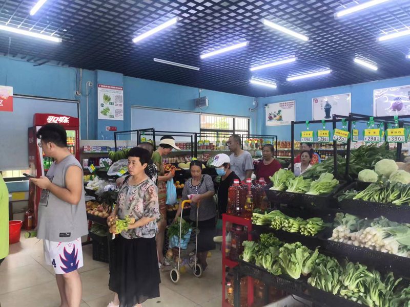 台风来临前，菜篮子平价网点蔬菜供应充足。海口市菜篮子集团供图