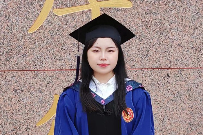 李湘怡的毕业照。受访人供图