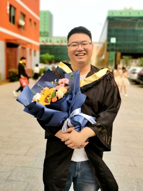 赵庆成的毕业照。受访人供图