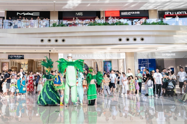 中免集团旗下三亚国际免税城于首个“十年”接待全球逾7000万旅客。三亚国际免税城供图