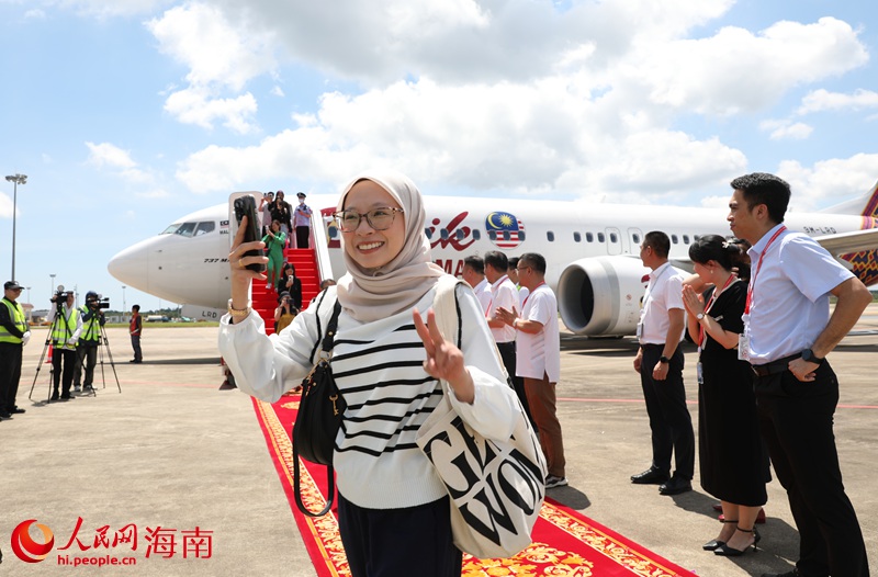 游客落地琼海博鳌机场。人民网记者 符武平摄