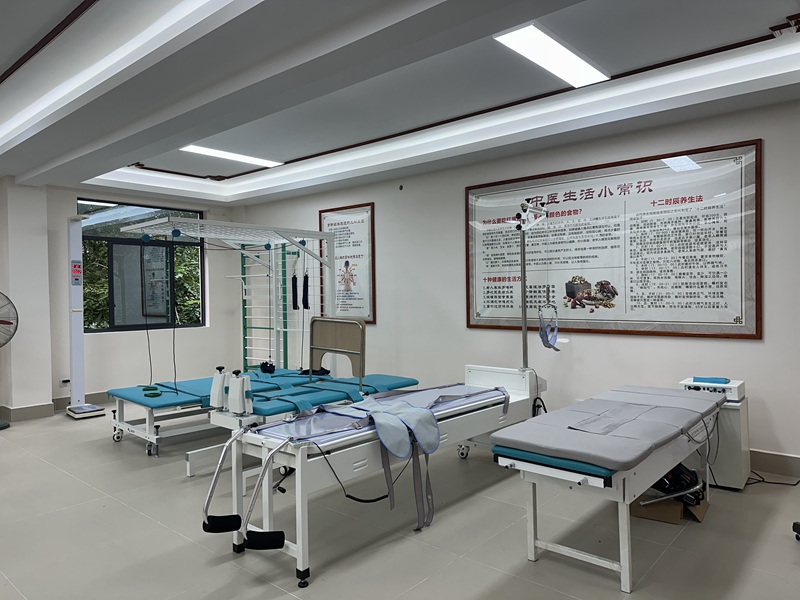 三亚市基层慢病康复理疗站现场。三亚市卫生健康委员会供图