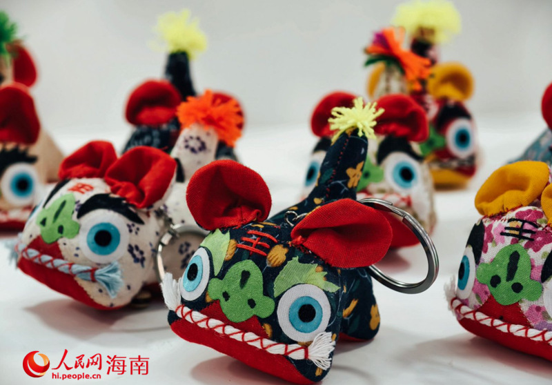 第五届消博会山西馆对外展示的布老虎（黎侯虎）产品。人民网 符泽民摄