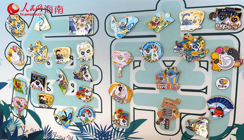 消博会必逛打卡点，5.0版周边上新，各色元元宵宵带给参展者独一无二的“海南记忆”。人民网 刘杨摄
