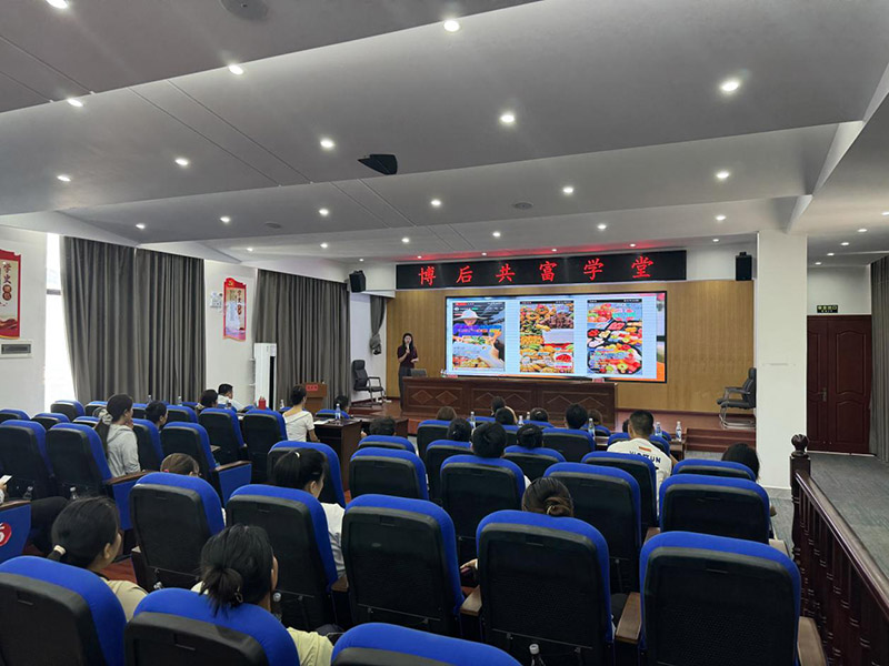 “博后共富学堂”邀请专业导师现场授课。博后村委会供图.jpg