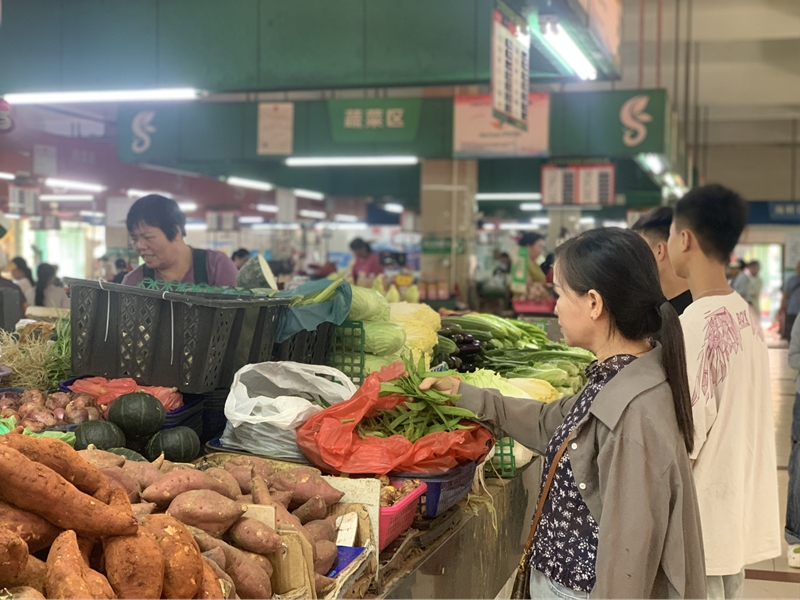 育才生态区立才农贸市场新增“菜篮子”平价网点。育才生态区综治中心供图