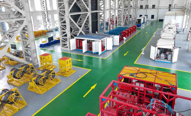 国家海上油气应急救援海南基地暨中国海油井控应急救援海南基地内存放的应急装备。(中国海油供图)