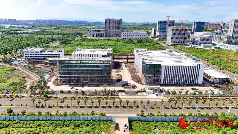 海南倍特药业有限公司美安生产基地。人民网记者 牛良玉摄