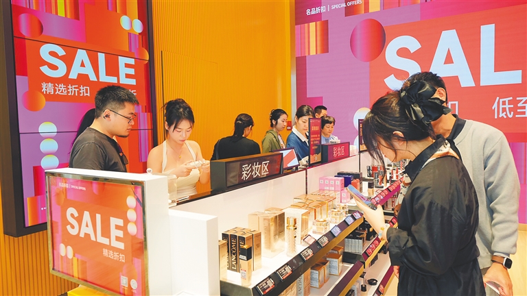 海南离岛免税购物新政首日销售金额超7800万元