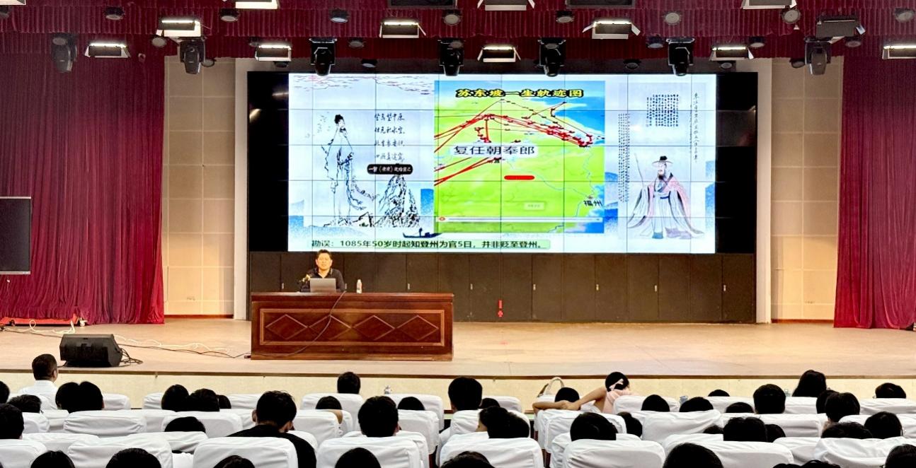 文学讲座现场。胡小罗摄