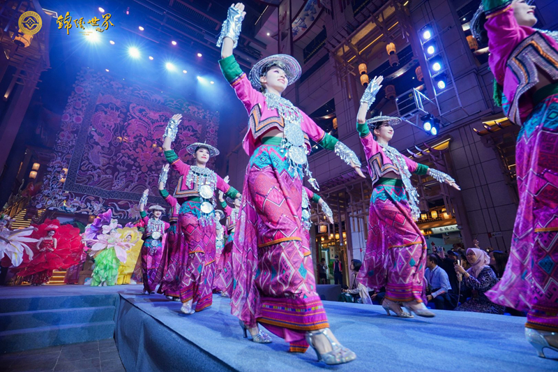 黎锦时装秀。主办方供图