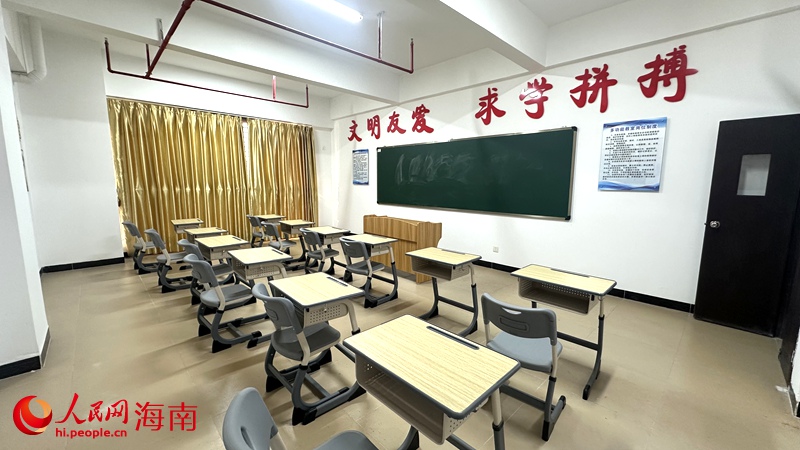 儿童福利院宽敞的教室。人民网记者 符武平摄