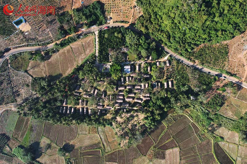 航拍东方市江边乡白查村。人民网记者 孟凡盛摄