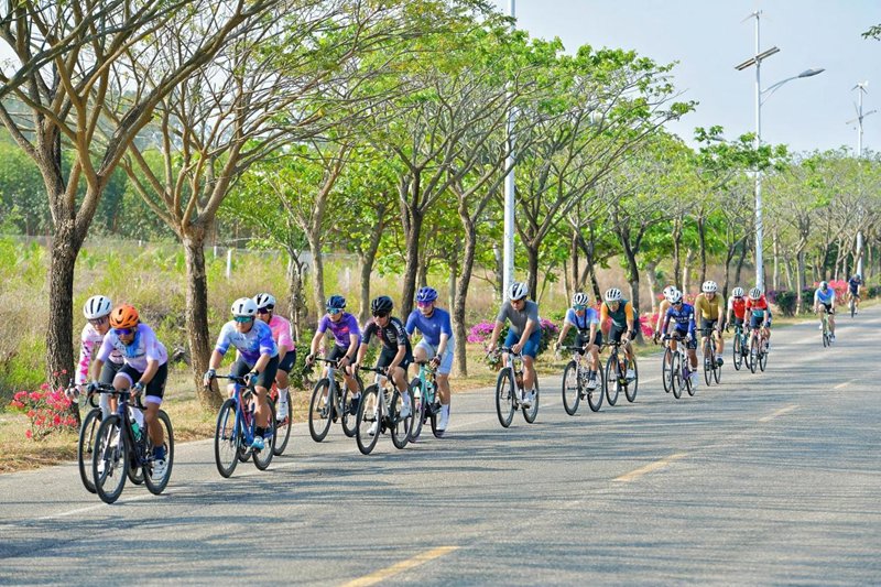 追风逐浪 沉浸式体验“山海黎乡”魅力