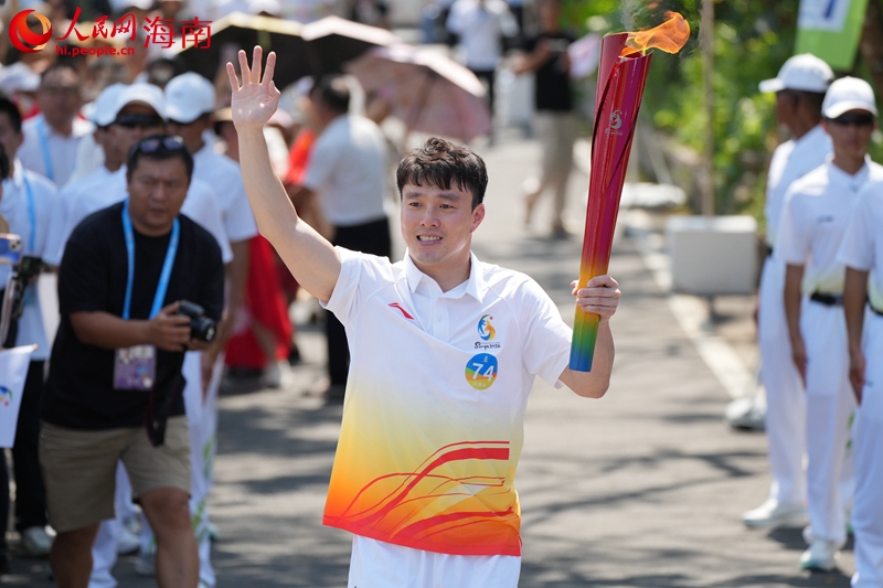 三亚亚沙会火炬传递活动举行。人民网 记者孟凡盛摄
