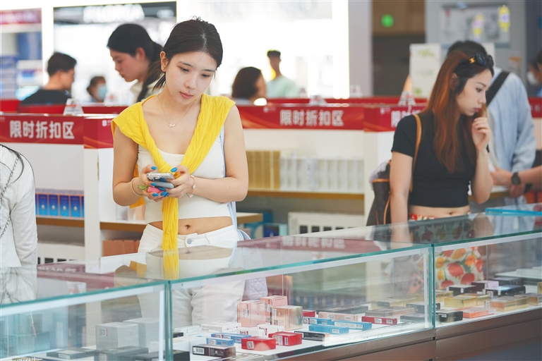 一季度三亚免税店销售额超百亿元