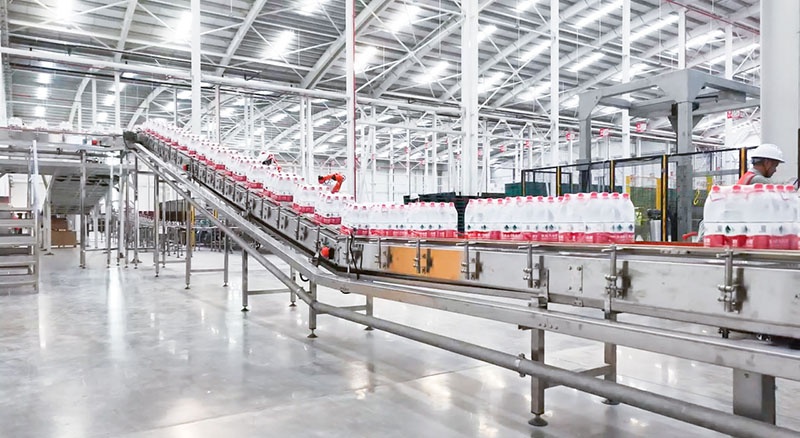 农夫山泉海口工厂首批产品下线