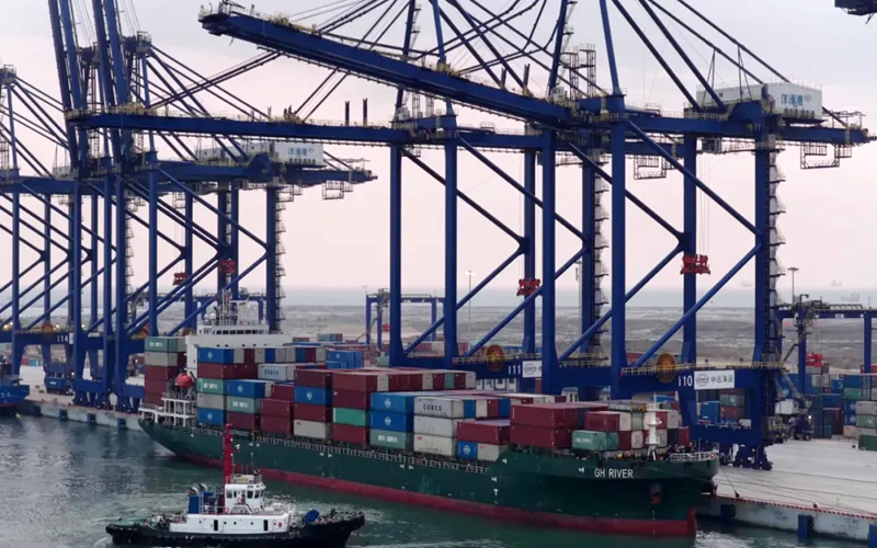 洋浦港首条沥青特种集装箱直达航线首航启运