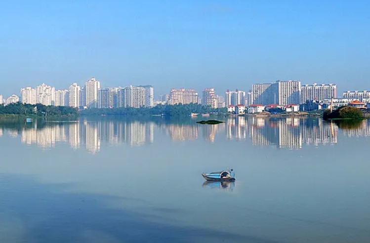 琼海万泉河畔。琼海宣传部供图