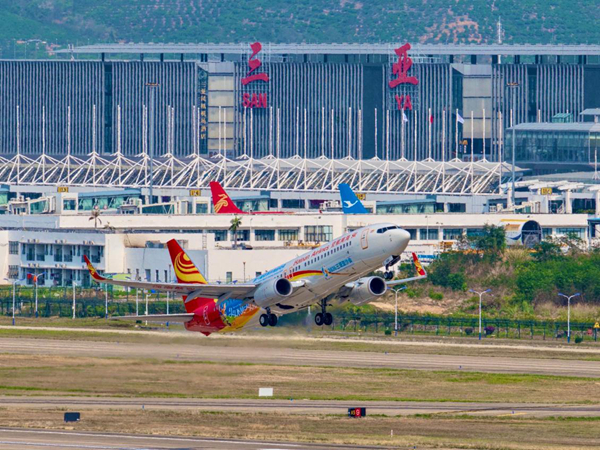 海南航空HU7527“亚沙号”彩绘主题飞机顺利起飞。海南航空控股股份有限公司供图
