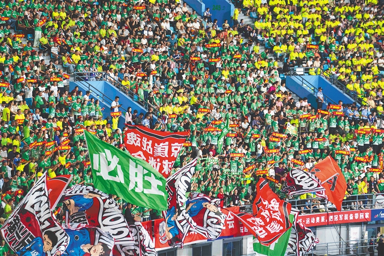 2.7万余名球迷现场观赛 海口队夺得首届“琼超”联赛冠军