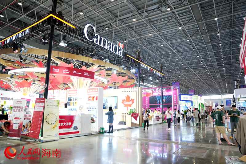 展馆布置完毕，静待消博会举行。人民网记者 符武平摄