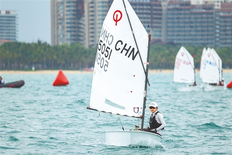 4月24日，中国选手程文俞在比赛中。新华社记者 张帆 摄