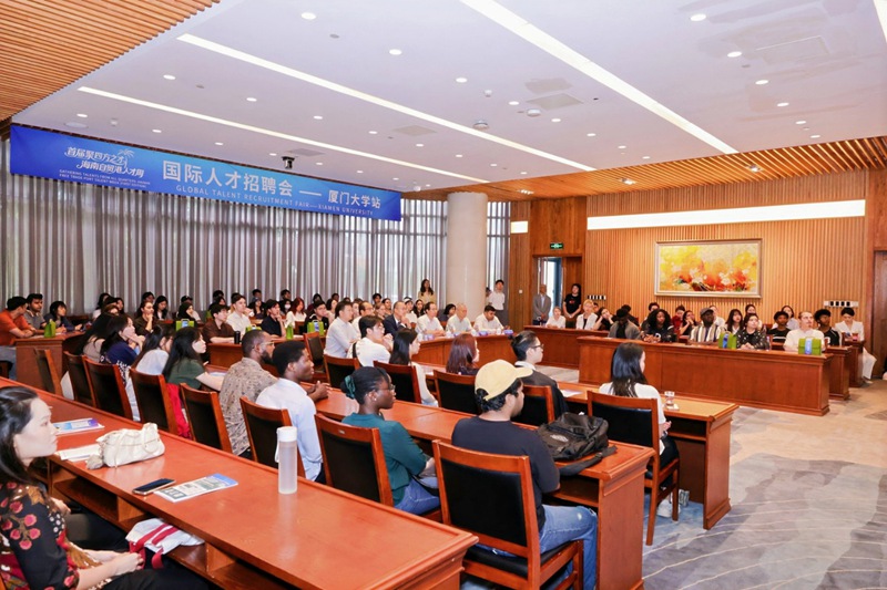 招聘会现场。主办方供图