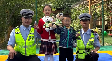被孩子和民警的双向奔赴治愈到了