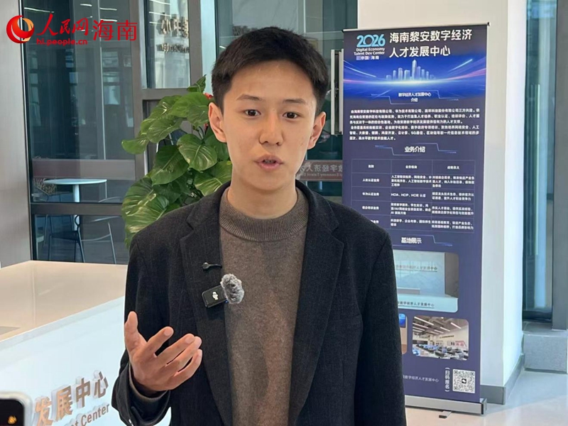海南德工智能科技有限公司创始人黄贤德。人民网记者 李学山摄