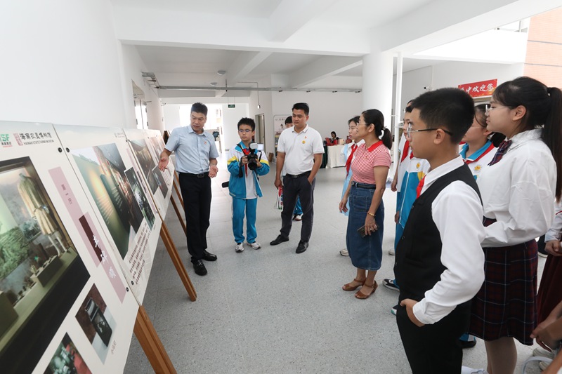 2025年“5.18国际博物馆日”展览进校园活动。 海南农垦博物馆供图