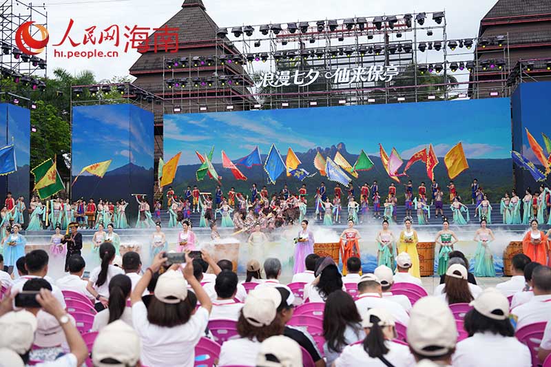 2026年海南七仙温泉嬉水节盛大启幕。 人民网记者 孟凡盛摄