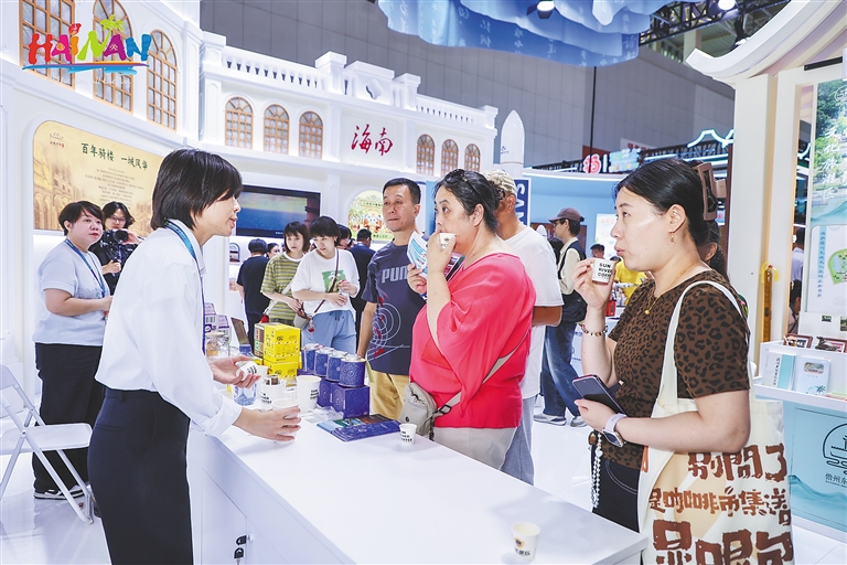 海南旅游文化资源招商推介活动现场,我省旅游产品受关注。省旅游和文化广电体育厅供图