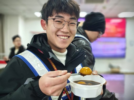 海航技术积极开展暖心的一线员工节假日慰问活动 海航技术积极开展暖心的一线员工节假日慰问活动